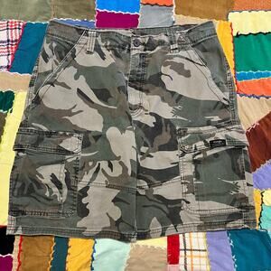 Wrangler Loose Fit Camouflage Carpenter Shorts 34W